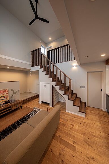 Blueziaの施工事例「Mix wood & warm space ミックスウッドであたたかみのある空間」の画像3