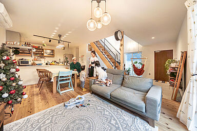 D'S STYLE 加古川オフィスの施工事例「心に残る景色を家に居ながらにして味わえる。大きな土間が家族の笑顔をつなぐ」の画像1