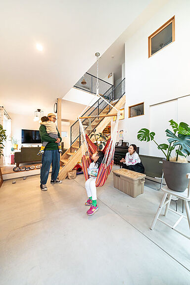 D'S STYLE 加古川オフィスの施工事例「心に残る景色を家に居ながらにして味わえる。大きな土間が家族の笑顔をつなぐ」の画像6