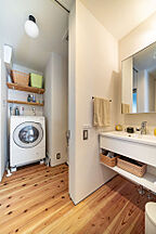 木の家スタイルの洗面所 D'S STYLE 加古川オフィスの事例画像