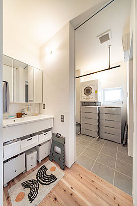 D'S STYLE 加古川オフィスの施工事例「家事がスムーズに出来る配置の間取りとおしゃれにインテリアされた2階建ての家」の画像6