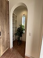 木の家スタイルの玄関 株式会社秀光ビルド 高松店の事例画像