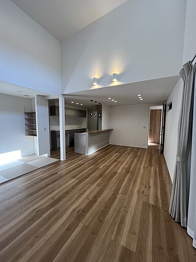 株式会社秀光ビルド 高松店の施工事例「吹抜け大空間で開放的なおうち施工事例」の画像