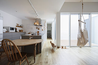 シンプルノート 岡山北・倉敷スタジオの施工事例「倉敷市|愛猫と暮らす、北欧家具が愛らしい平屋」の画像1