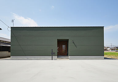 シンプルノート 岡山北・倉敷スタジオの施工事例「倉敷市|田園の景観を生かしたウッドデッキのある平屋」の画像