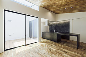 シンプルノート 岡山北・倉敷スタジオの施工事例「倉敷市|無機質×自然素材を掛け合わせたミニマルな住まい」の画像2