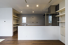 シンプルノート 岡山北・倉敷スタジオの施工事例「岡山市|黒と白のコントラストが際立つ、都会的な佇まい」の画像2