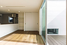 シンプルノート 岡山北・倉敷スタジオの施工事例「岡山市|黒と白のコントラストが際立つ、都会的な佇まい」の画像3