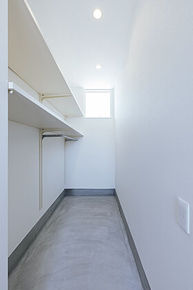 シンプルノート 岡山北・倉敷スタジオの施工事例「岡山市|奥行きのある白い中庭付き平屋」の画像7