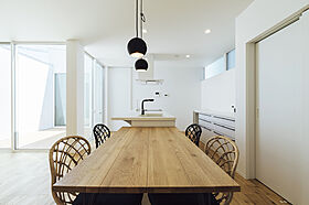 シンプルノート 岡山北・倉敷スタジオの施工事例「岡山市|奥行きのある白い中庭付き平屋」の画像8