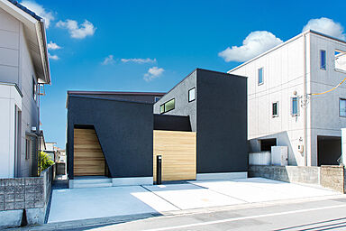 シンプルノート 岡山北・倉敷スタジオの施工事例「岡山市|収納力のあるミニマル設計の家」の画像1