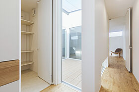 シンプルノート 岡山北・倉敷スタジオの施工事例「岡山市|風と光が集まる、心地のよい平屋」の画像1