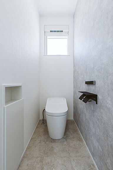 シンプルノート 岡山北・倉敷スタジオの施工事例「岡山市|ガルバリウムと白外壁が映える、コートハウスの住まい」の画像7