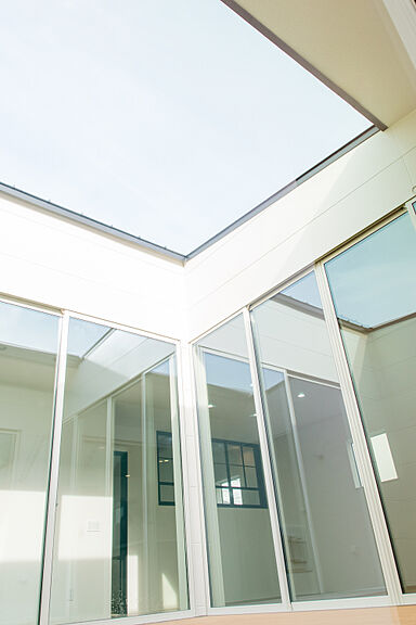 シンプルノート 岡山北・倉敷スタジオの施工事例「倉敷市|黒のガルバリウムが印象的な、Lの字型の平屋」の画像4