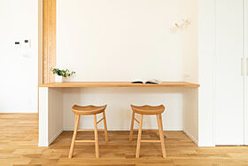 MAGHAUSの施工事例「木仕上げのキッチン 居心地のいいシンプルな家」の画像2