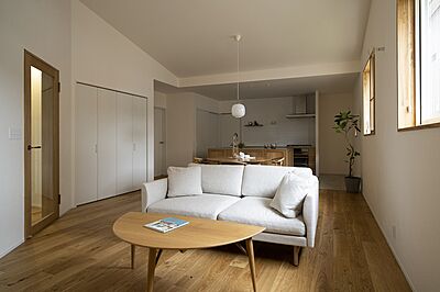 シンプルモダンスタイルのリビング MAGHAUSの事例画像