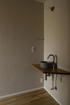 MAGHAUSの施工事例「吹き抜け窓から明かりを取り込む家」の画像5