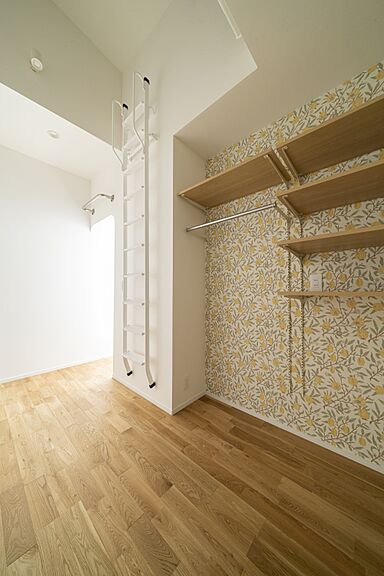 MAGHAUSの施工事例「【平屋/勾配天井/小上がり】R下がり壁が美しい畳コーナーのあるお家」の画像5