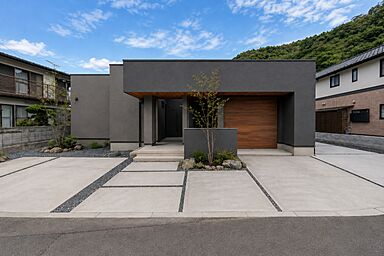TOKIMORIHOUSEの施工事例「【2LDK/ビルトインガレージ/41坪】ガレージも中庭も畳も叶えた平屋」の画像