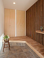 木の家スタイルの玄関 斉藤工務店 久留米モデルハウスの事例画像