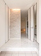 ホテルライクスタイルの玄関 HAPPY HOUSE 志太店(山田工務店)の事例画像