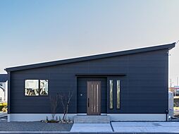 積水ハウス イズ庄内みかわ展示場の施工事例「【平屋】おうちキャンプも楽しめる! 自然と調和した平屋の暮らし」の画像