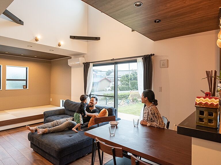 HAPPY HOUSE 藤枝住宅公園モデルハウス(山田工務店)の公式画像_リビング5