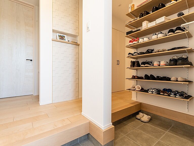 HAPPY HOUSE 藤枝住宅公園モデルハウス(山田工務店)の公式画像_玄関3