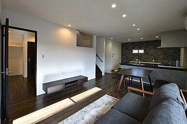 HAPPY HOUSE 掛川住宅公園モデルハウス(山田工務店)の施工事例「【2階建て】家族もペットものびのび暮らせる家事ラクなお家」の画像2