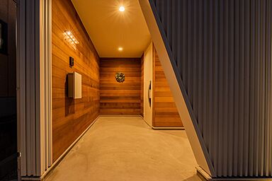 アーキテックス(GROOVY/KANAL HOME/SIMPLE is.../dramacy)の施工事例「【西尾市】家の中心に中庭があるカーテンのいらない家」の画像1