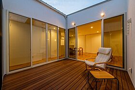 アーキテックス(GROOVY/KANAL HOME/SIMPLE is.../dramacy)の施工事例「【西尾市】家の中心に中庭があるカーテンのいらない家」の画像4