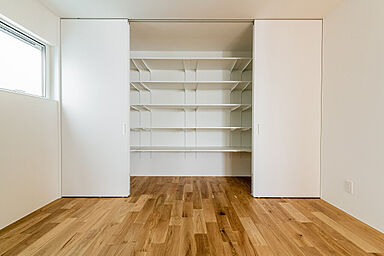 アーキテックス(GROOVY/KANAL HOME/SIMPLE is.../dramacy)の施工事例「【西尾市】家の中心に中庭があるカーテンのいらない家」の画像5