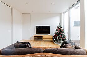 アーキテックス (GROOVY/KANAL HOME/SIMPLE is.../dramacy)の施工事例「【碧南市】シャープさと上品さを併せ持つ、見る角度で印象の変わる白い家」の画像2