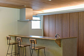 アーキテックス (GROOVY/KANAL HOME/SIMPLE is.../dramacy)の施工事例「【愛知県】美しい緑景に建つ、和とレトロとモダンを同居させた家」の画像4