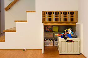 アーキテックス (GROOVY/KANAL HOME/SIMPLE is.../dramacy)の施工事例「【愛知県】美しい緑景に建つ、和とレトロとモダンを同居させた家」の画像5