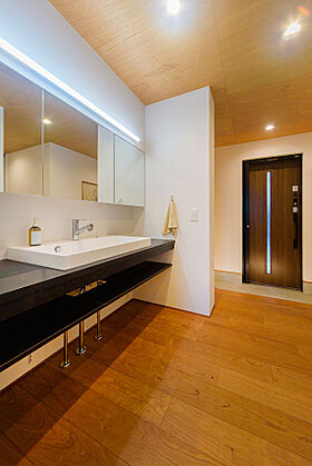 アーキテックス (GROOVY/KANAL HOME/SIMPLE is.../dramacy)の施工事例「【愛知県】美しい緑景に建つ、和とレトロとモダンを同居させた家」の画像7