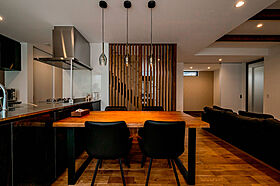 アーキテックス (GROOVY/KANAL HOME/SIMPLE is.../dramacy)の施工事例「【岡崎市】2人暮らしで趣味を楽しむ!家事ラクを叶える間取りとバイクガレージ」の画像2