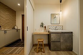 アーキテックス (GROOVY/KANAL HOME/SIMPLE is.../dramacy)の施工事例「【岡崎市】行き止まりのない回遊動線で家事時短を叶える、無機質×ナチュラルの家」の画像4