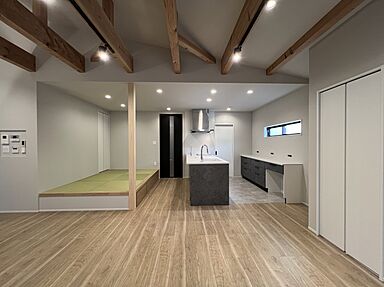 株式会社島津組の施工事例「勾配天井の広々平屋」の画像1