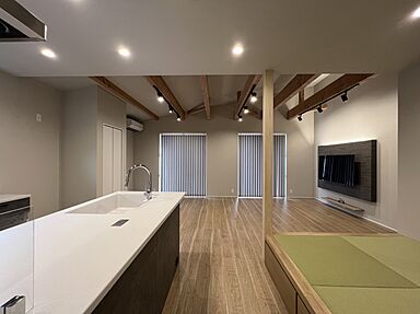 株式会社島津組の施工事例「勾配天井の広々平屋」の画像2