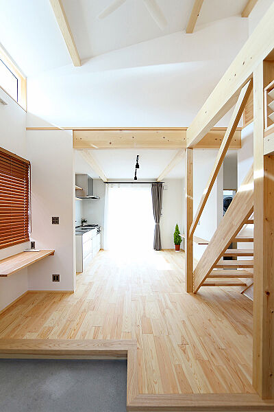 木の家スタイルのリビング 株式会社木族の家の事例画像