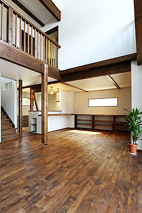 株式会社木族の家の施工事例「自然豊かな地に建つ、寛ぎ空間が広がるおう」の画像1