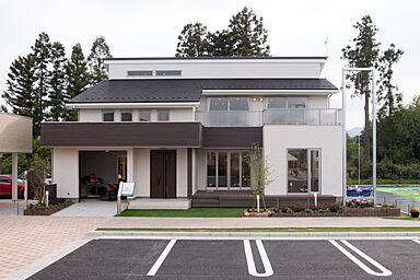 木の花ホーム | コスパ◎ 職人力 自然素材の施工事例「【無垢床/畳コーナー/グラフテクト】広いLDKとロフトのある家」の画像