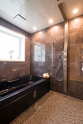 株式会社木の花ホームの施工事例「【無垢床/畳コーナー/グラフテクト】広いLDKとロフトのある家」の画像2