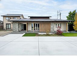 株式会社木の花ホームの施工事例「【和モダン/リビング広め/畳コーナー】家事動線バッチリな子育てしやすい家」の画像