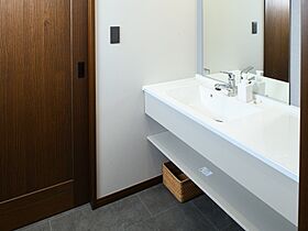 木の花ホーム | コスパ◎ 職人力 地元密着の施工事例「【平屋/ボタニカル/土間スペース】多肉植物と愛犬に囲まれて暮らす、趣味を極める家」の画像9