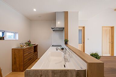 SKY HOMEの施工事例「性能と無垢床にこだわった平屋住宅」の画像5
