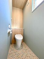 シンプルモダンスタイルのトイレ SKY HOMEの事例画像