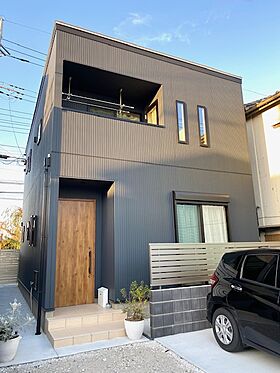 SKY HOMEの施工事例「土地30坪弱! こだわりを詰め込んだ24坪のオシャレな住宅♪」のメイン画像