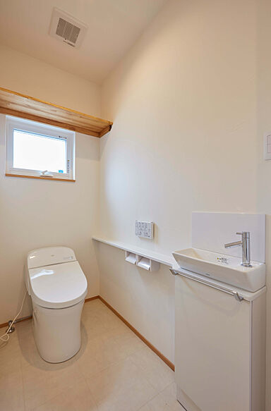 STOKED HOME 六条Lab.の施工事例「中庭をぐるりと囲む間取りで、各部屋に光が降り注ぐ平屋のおうち」の画像8